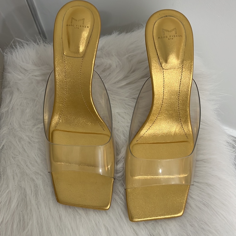 Marc fisher gold slip on brand new - Picture 2 of 9